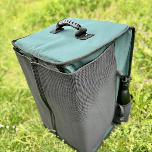 BIRDLINER bird backpack with closed privacy screen